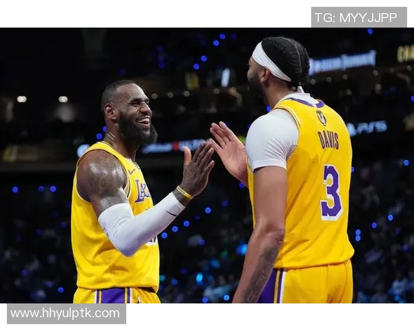 詹姆斯三场比赛三双神迹，湖人队豪取三连胜